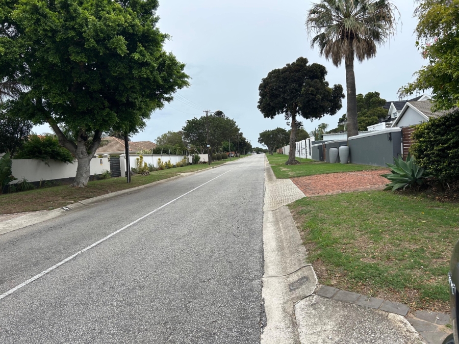 To Let 4 Bedroom Property for Rent in Mill Park Eastern Cape